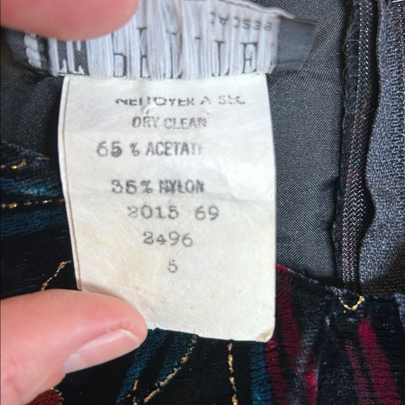 TC Petites Vintage Floral Velvet Off-Shoulder Dress | Size 6 - Picture 10 of 11